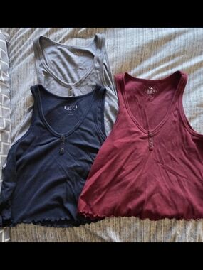 Hollister Trio Ribbed Henley Tank Tops - Burgundy, Navy, Gray Size Xs